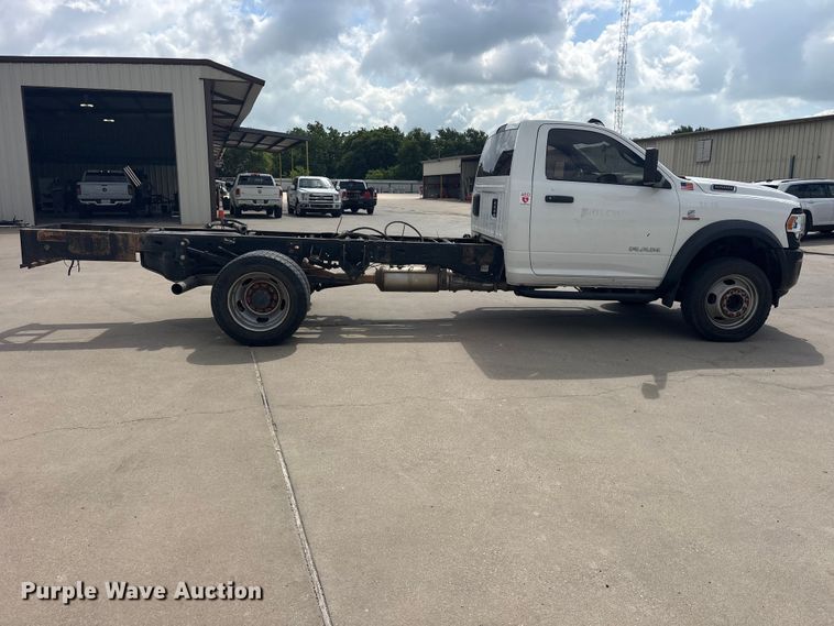 image for item ET2258 2019 RAM 5500 truck cab and chassis
