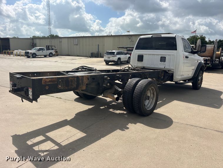 image for item ET2258 2019 RAM 5500 truck cab and chassis