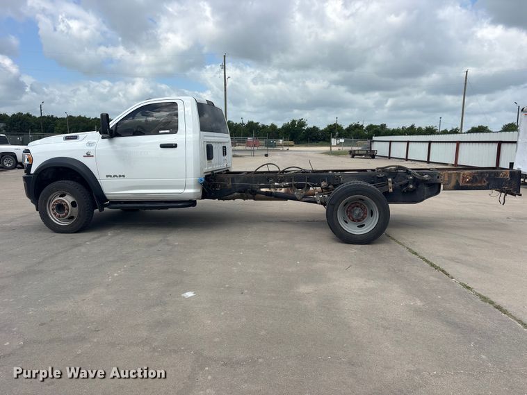 image for item ET2258 2019 RAM 5500 truck cab and chassis
