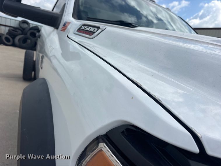 image for item ET2258 2019 RAM 5500 truck cab and chassis