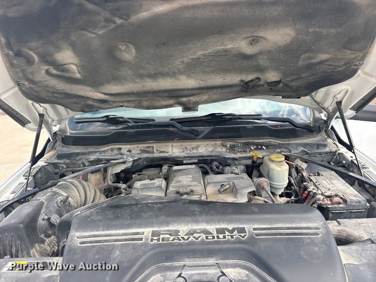 image for item ET2258 2019 RAM 5500 truck cab and chassis