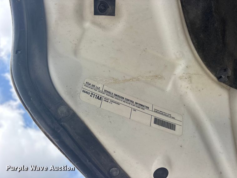 image for item ET2258 2019 RAM 5500 truck cab and chassis