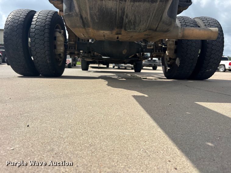 image for item ET2258 2019 RAM 5500 truck cab and chassis