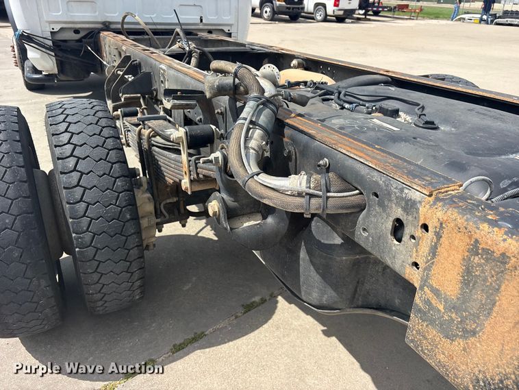 image for item ET2258 2019 RAM 5500 truck cab and chassis