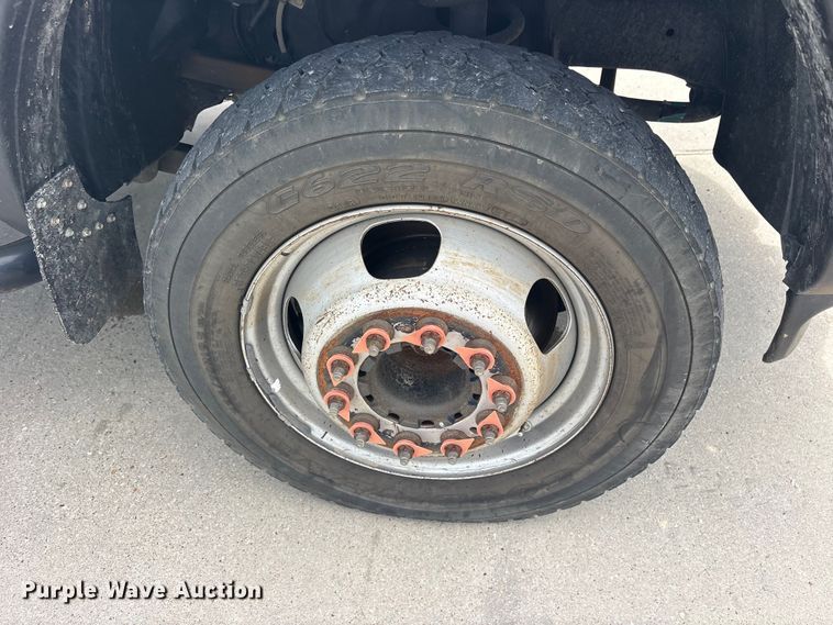 image for item ET2258 2019 RAM 5500 truck cab and chassis