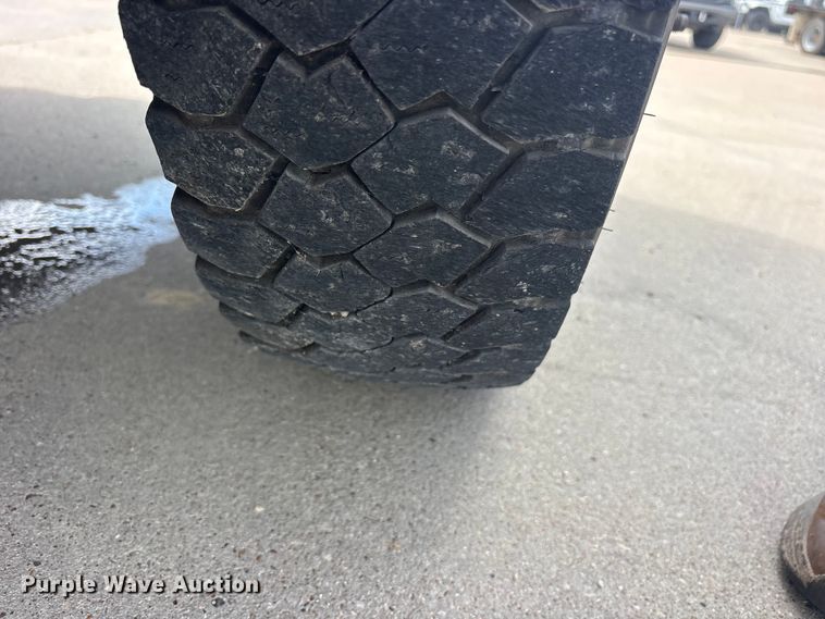 image for item ET2258 2019 RAM 5500 truck cab and chassis