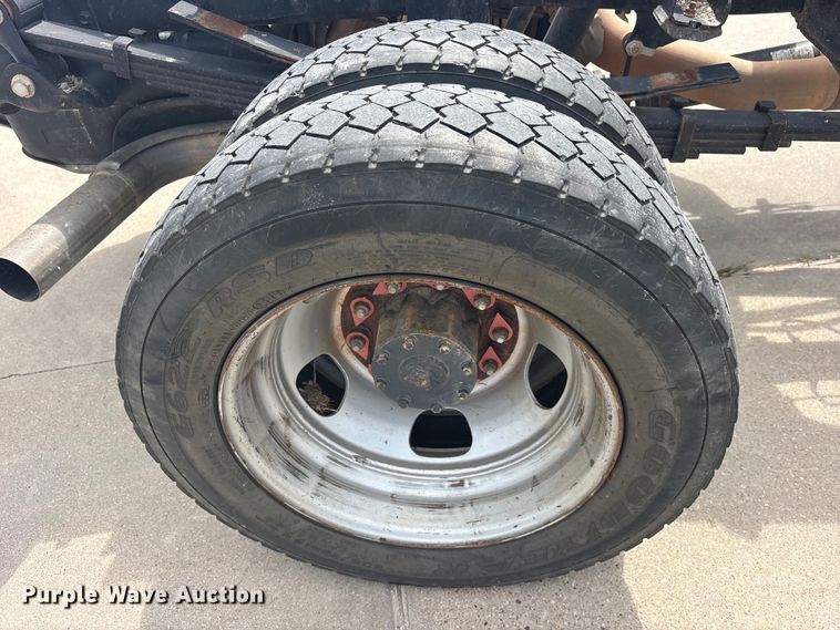 image for item ET2258 2019 RAM 5500 truck cab and chassis