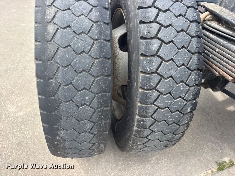 image for item ET2258 2019 RAM 5500 truck cab and chassis