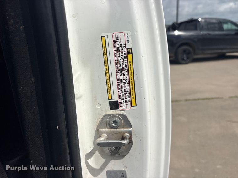 image for item ET2258 2019 RAM 5500 truck cab and chassis