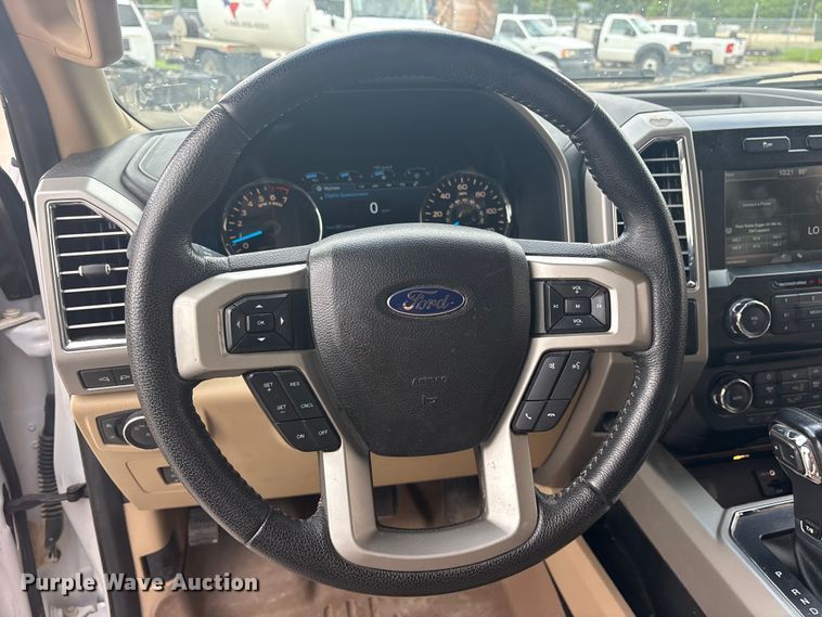 image for item ET2259 2015 Ford F150 Crew Cab pickup truck
