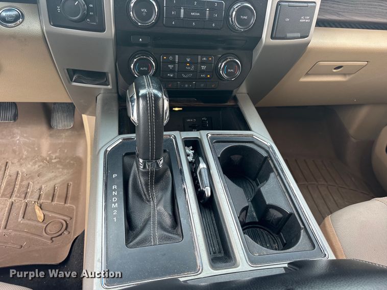 image for item ET2259 2015 Ford F150 Crew Cab pickup truck