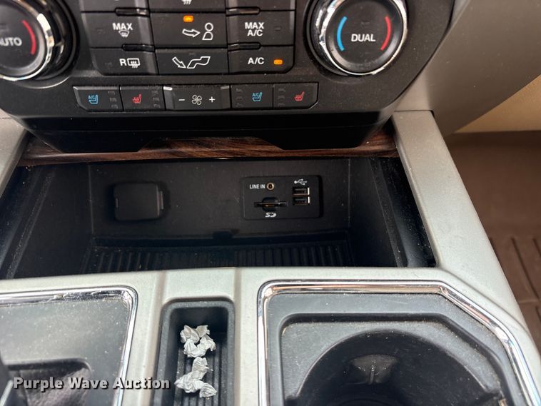 image for item ET2259 2015 Ford F150 Crew Cab pickup truck