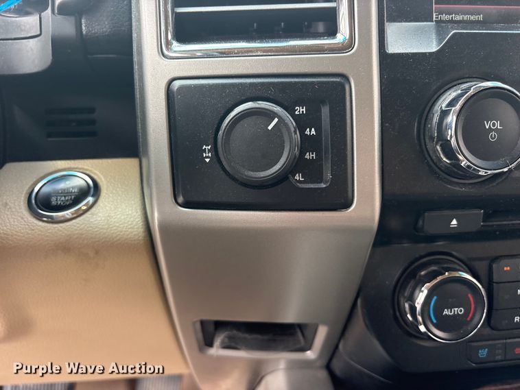 image for item ET2259 2015 Ford F150 Crew Cab pickup truck
