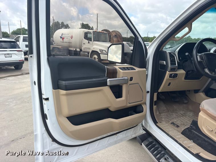 image for item ET2259 2015 Ford F150 Crew Cab pickup truck