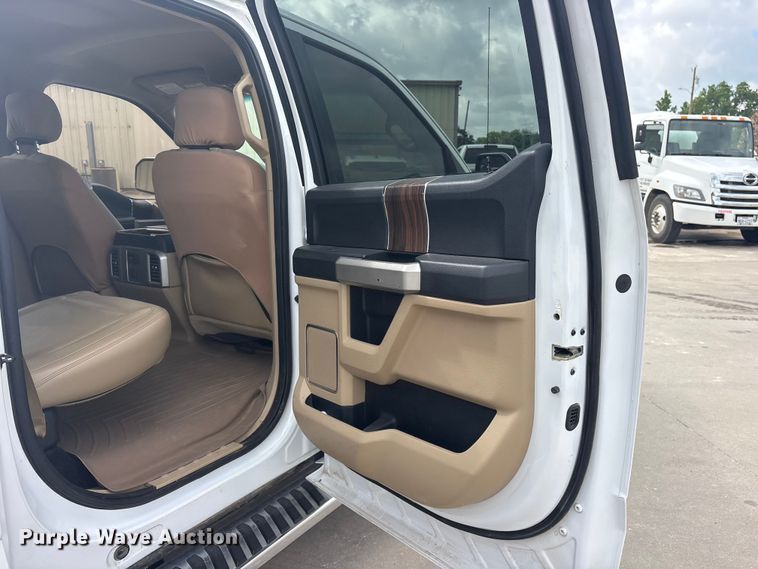 image for item ET2259 2015 Ford F150 Crew Cab pickup truck
