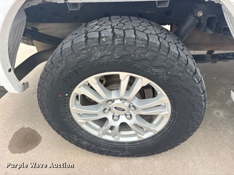 image for item ET2259 2015 Ford F150 Crew Cab pickup truck