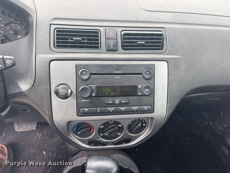 image for item ET2260 2007 Ford Focus 