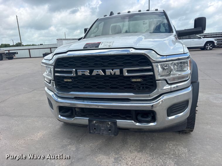 image for item ET2261 2019 RAM 5500 truck cab and chassis