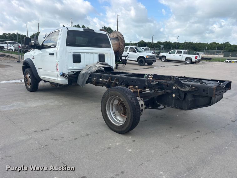 image for item ET2261 2019 RAM 5500 truck cab and chassis
