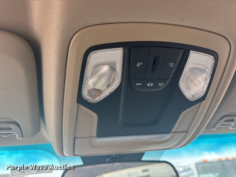 image for item ET2261 2019 RAM 5500 truck cab and chassis