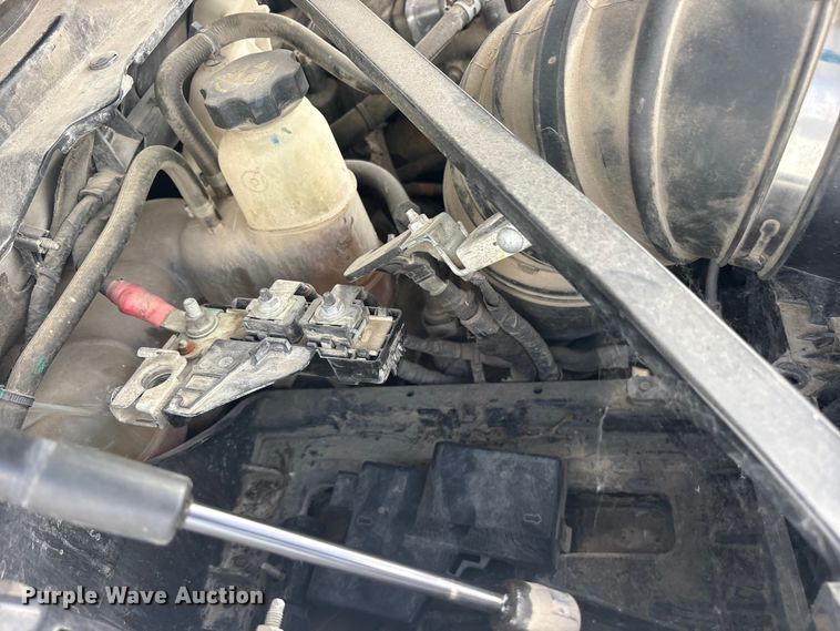 image for item ET2261 2019 RAM 5500 truck cab and chassis