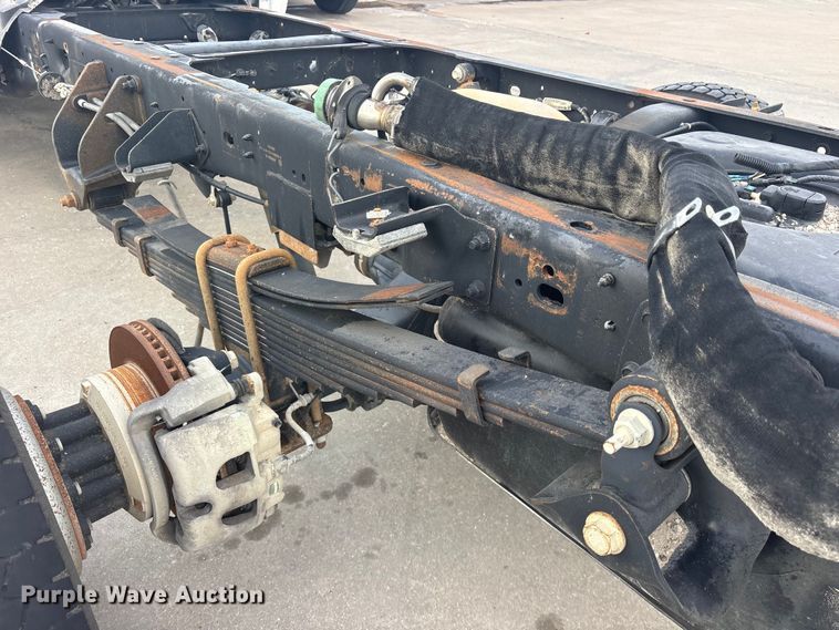image for item ET2261 2019 RAM 5500 truck cab and chassis