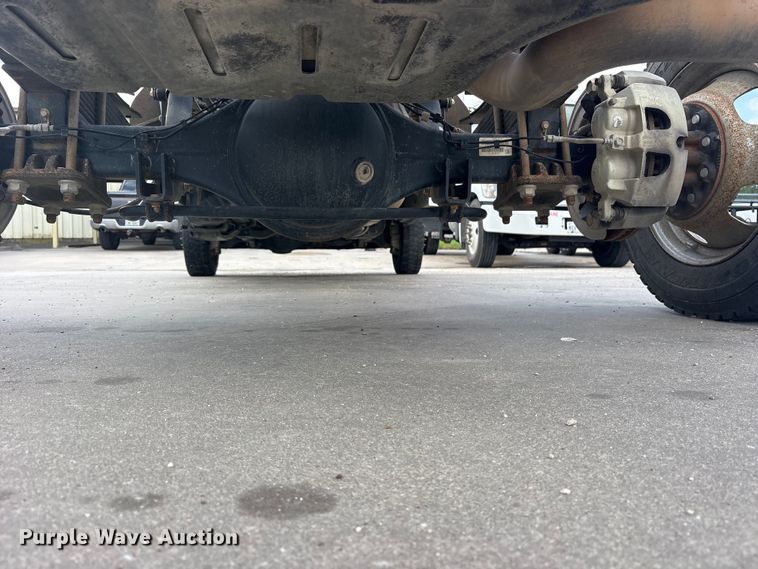 image for item ET2261 2019 RAM 5500 truck cab and chassis