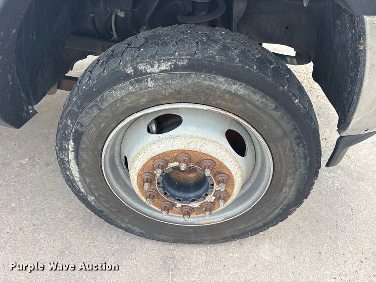image for item ET2261 2019 RAM 5500 truck cab and chassis