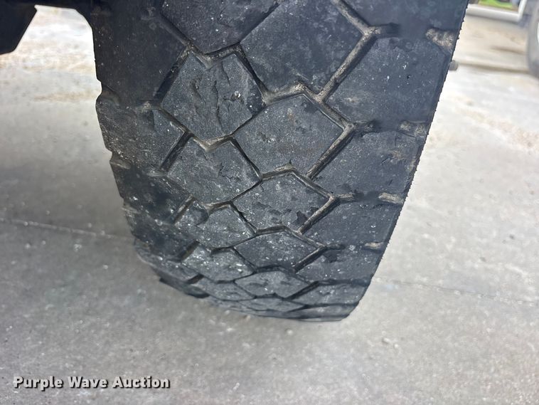 image for item ET2261 2019 RAM 5500 truck cab and chassis