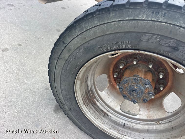image for item ET2261 2019 RAM 5500 truck cab and chassis