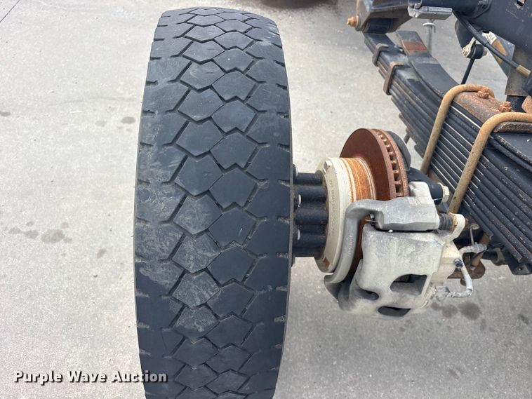 image for item ET2261 2019 RAM 5500 truck cab and chassis