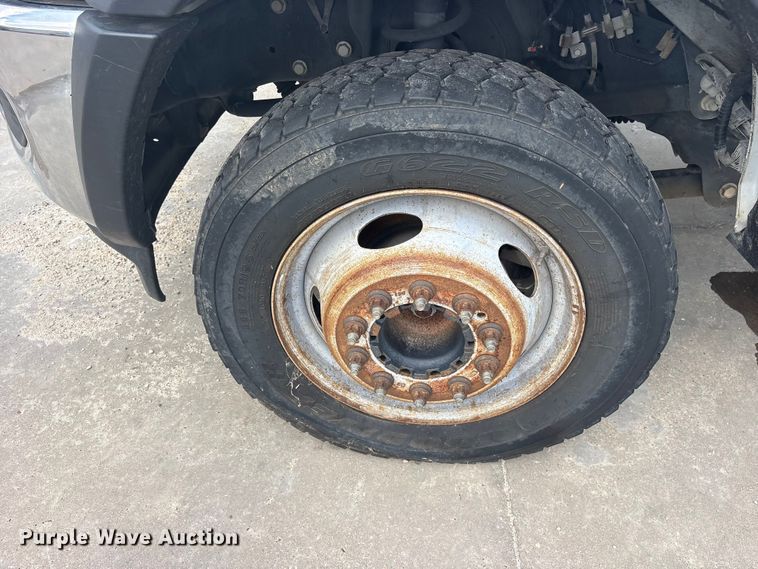 image for item ET2261 2019 RAM 5500 truck cab and chassis