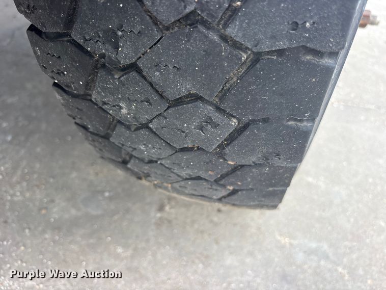 image for item ET2261 2019 RAM 5500 truck cab and chassis