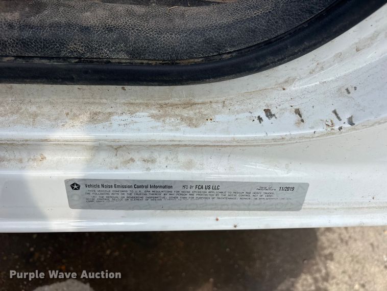 image for item ET2261 2019 RAM 5500 truck cab and chassis