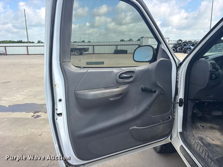 image for item ET2262 2002 Ford F150 Ext. Cab pickup truck