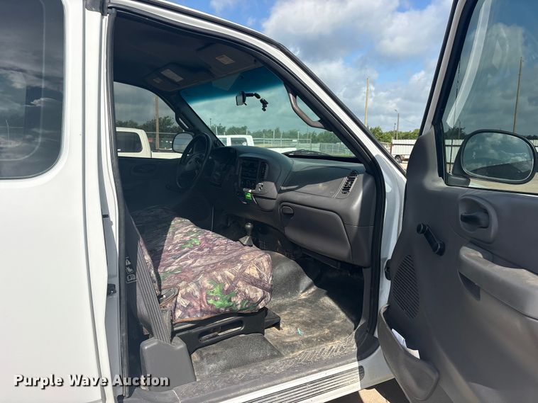 image for item ET2262 2002 Ford F150 Ext. Cab pickup truck