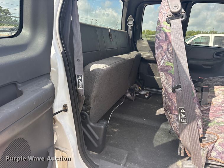 image for item ET2262 2002 Ford F150 Ext. Cab pickup truck