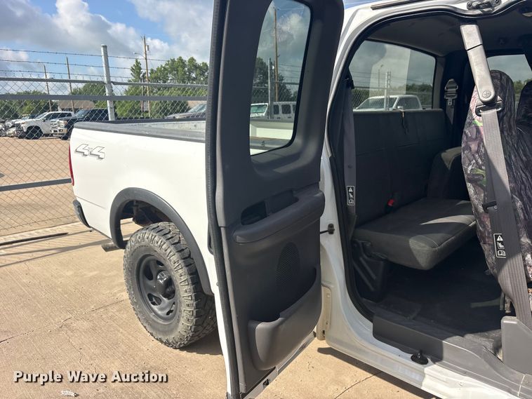 image for item ET2262 2002 Ford F150 Ext. Cab pickup truck