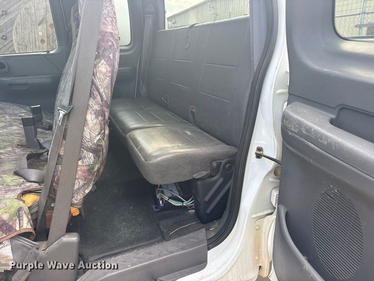 image for item ET2262 2002 Ford F150 Ext. Cab pickup truck