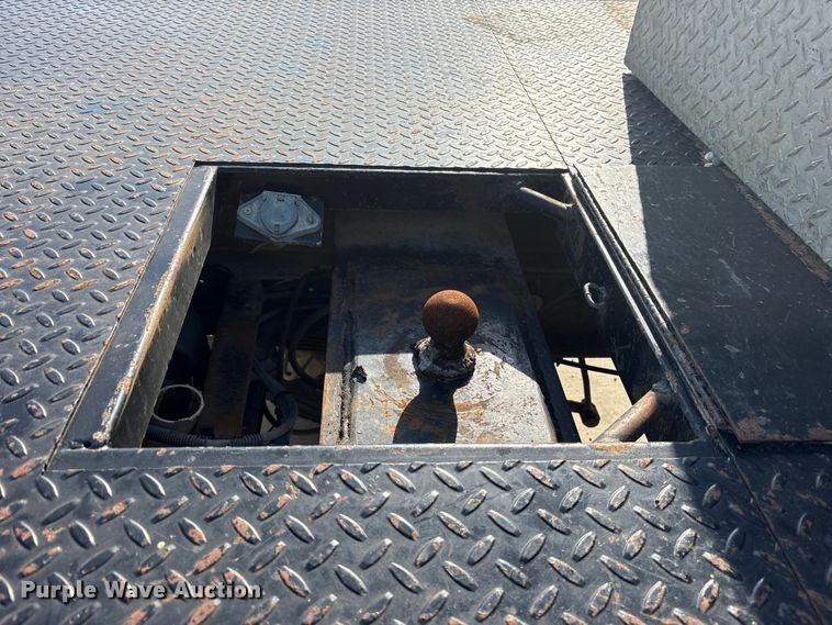 image for item ET2263 2006 Ford F550 Super Duty flatbed truck
