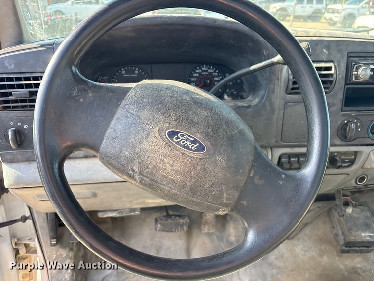 image for item ET2263 2006 Ford F550 Super Duty flatbed truck