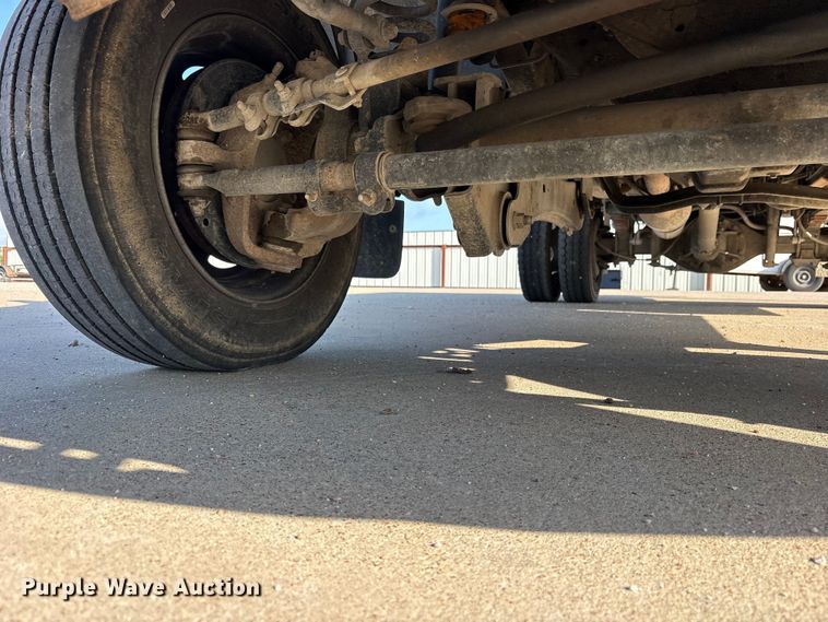 image for item ET2263 2006 Ford F550 Super Duty flatbed truck