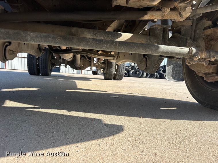image for item ET2263 2006 Ford F550 Super Duty flatbed truck
