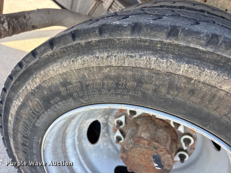 image for item ET2263 2006 Ford F550 Super Duty flatbed truck