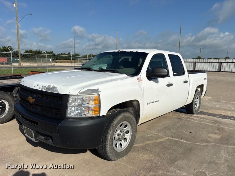 image for item ET2264 2013 Chevrolet Silverado 1500 Crew Cab pickup truck