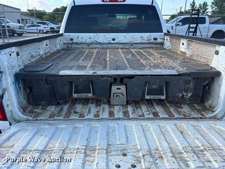 image for item ET2264 2013 Chevrolet Silverado 1500 Crew Cab pickup truck