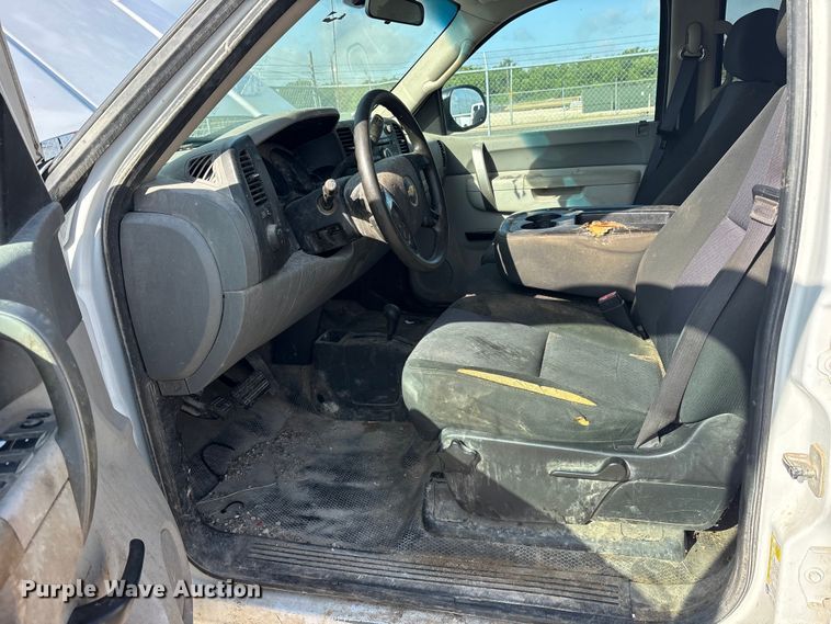 image for item ET2264 2013 Chevrolet Silverado 1500 Crew Cab pickup truck