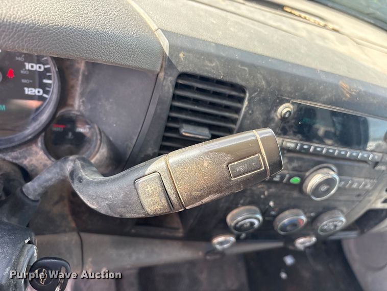 image for item ET2264 2013 Chevrolet Silverado 1500 Crew Cab pickup truck