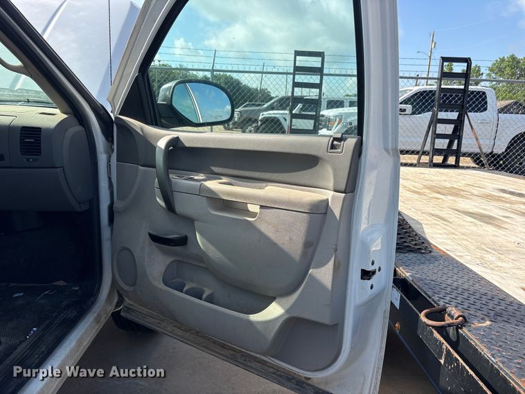 image for item ET2264 2013 Chevrolet Silverado 1500 Crew Cab pickup truck
