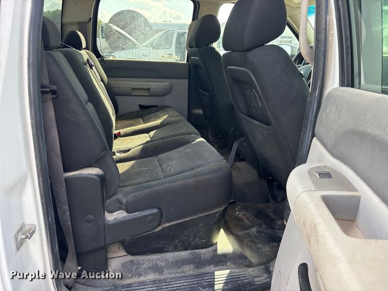 image for item ET2264 2013 Chevrolet Silverado 1500 Crew Cab pickup truck